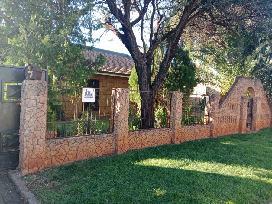 3 Bedroom Property for Sale in Kuruman Northern Cape